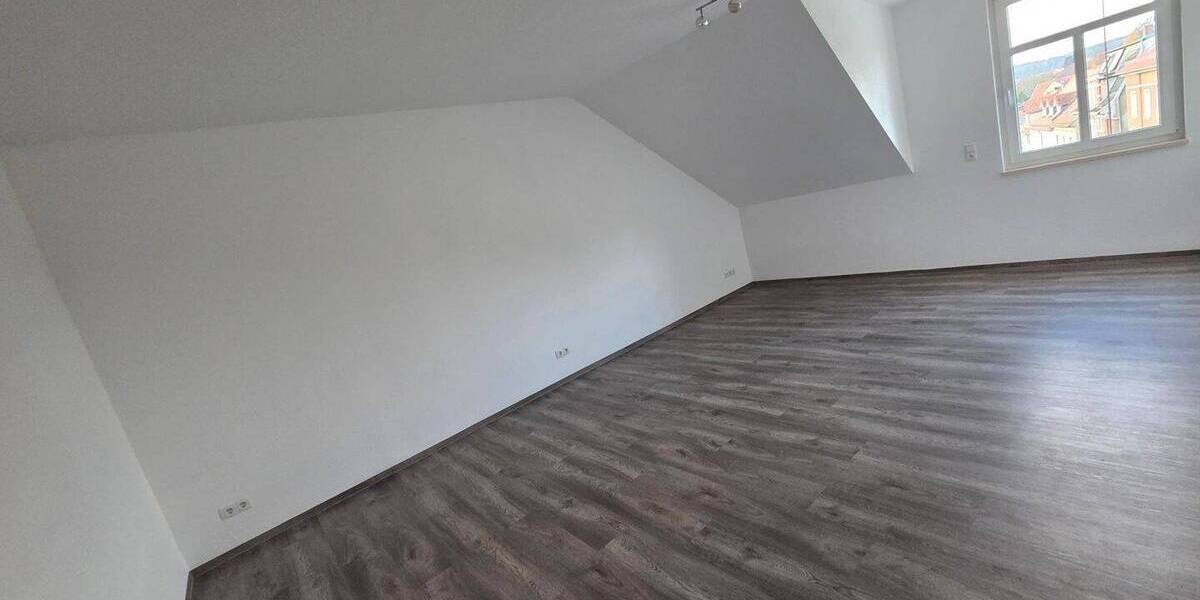 Etagenwohnung Eisenberg - 3 Zimmer, 90 m&sup2;, 720&euro; | Angebot:25769418
