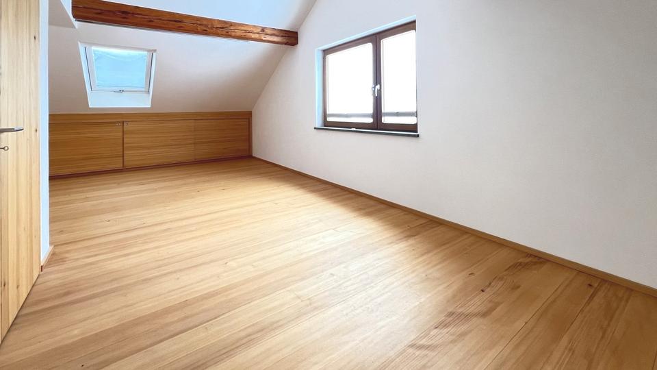 Dachgeschoßwohnung Waldshut-Tiengen Tiengen - 3 Zimmer, 60 m&sup2;, 720&euro; | Angebot:25097393