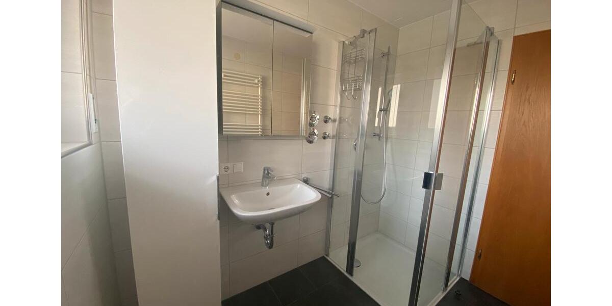 Erdgeschoßwohnung Glatten - 3 Zimmer, 109 m&sup2;, 900&euro; | Angebot:25335171