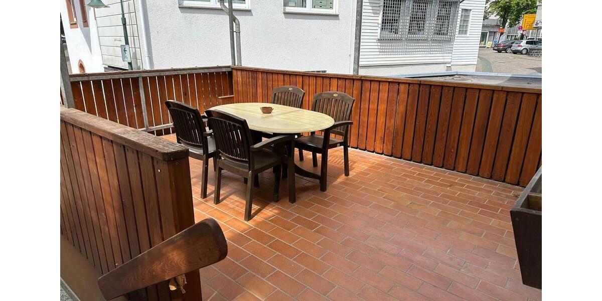 Wohnen auf Zeit Gladenbach - 9 Zimmer, 200 m&sup2;, 18&euro; | Angebot:24245225