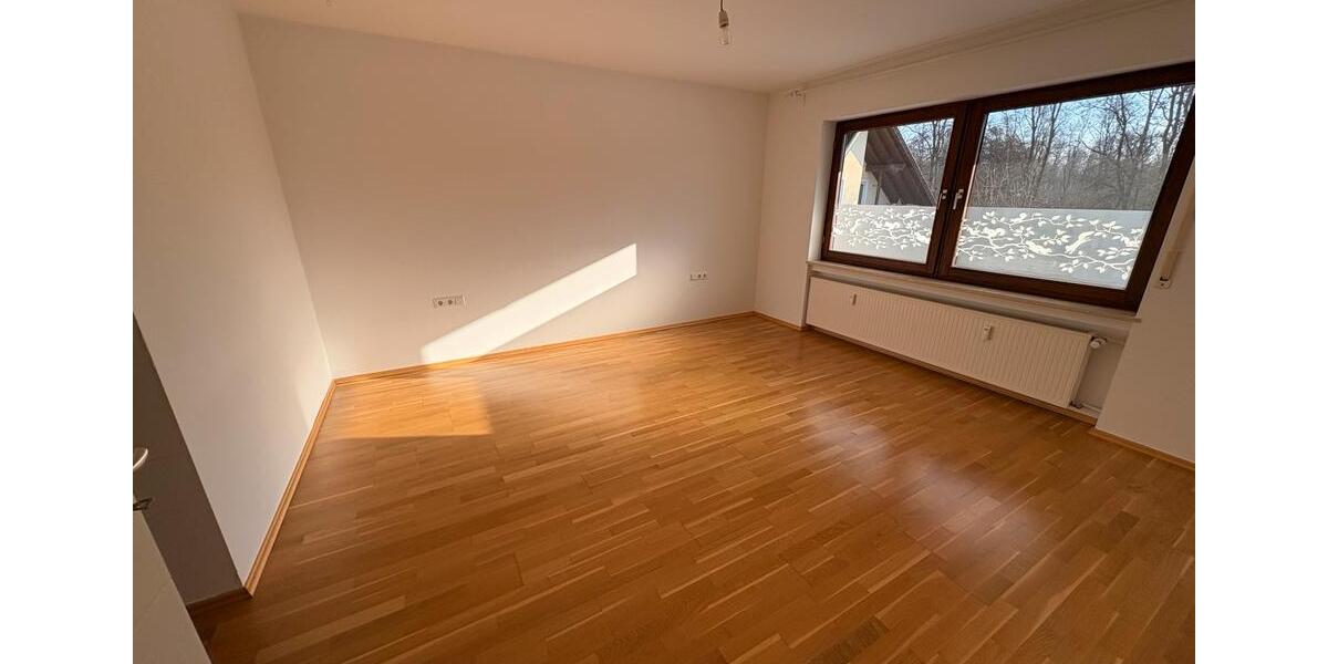 Dachgeschoßwohnung Gundelfingen an der Donau - 3 Zimmer, 100 m&sup2;, 1.150&euro; | Angebot:24414115