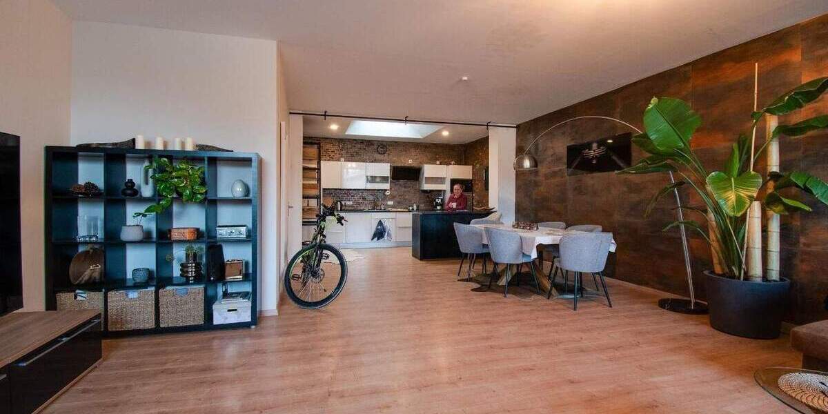 Etagenwohnung Kitzingen - 2 Zimmer, 96 m&sup2;, 850&euro; | Angebot:25705691