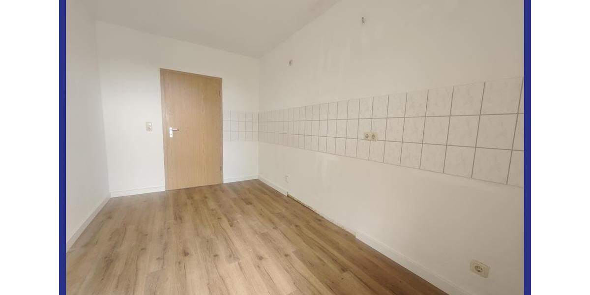 Dachgeschoßwohnung Gera - 4 Zimmer, 83 m&sup2;, 500&euro; | Angebot:25976845