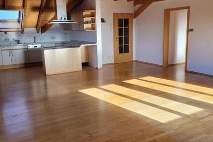 großzügige 4,5-Zimmer-Wohnung mit Balkon und Gemeinschaftsgarten inkl. Außenpool in Grunholz 4 zimmer