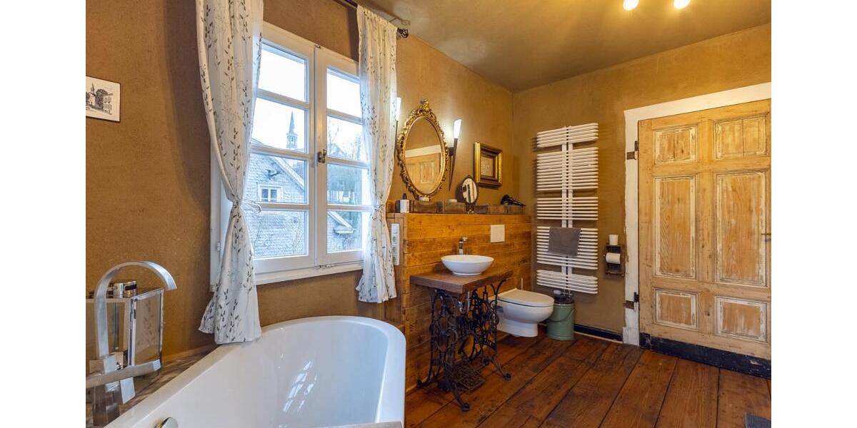 Wohnen auf Zeit Wermelskirchen - 3 Zimmer, 120 m&sup2;, 110&euro; | Angebot:24729227