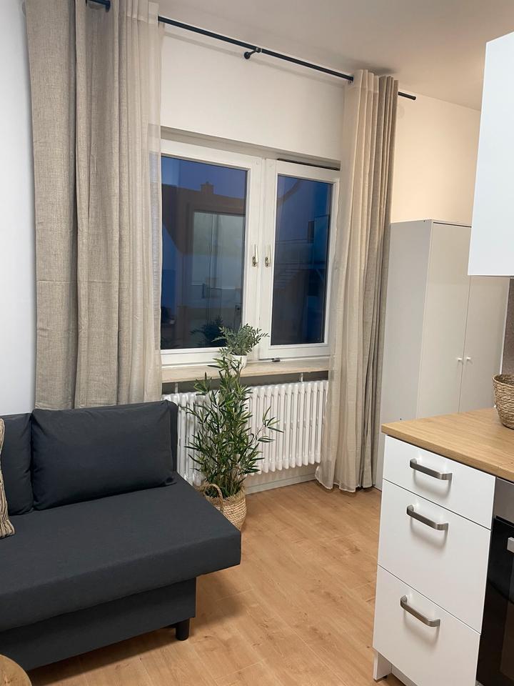 Teilmöblierte 1 Zimmer Apartment zimmer