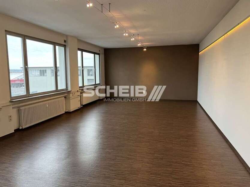 Büro in Gschwend 350 € 77.32 m²