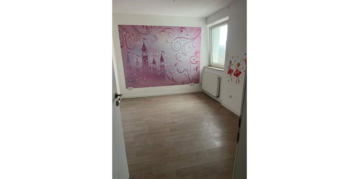 Etagenwohnung Köln-Pesch Pesch - 3 Zimmer, 83 m&sup2;, 1.350&euro; | Angebot:25062906