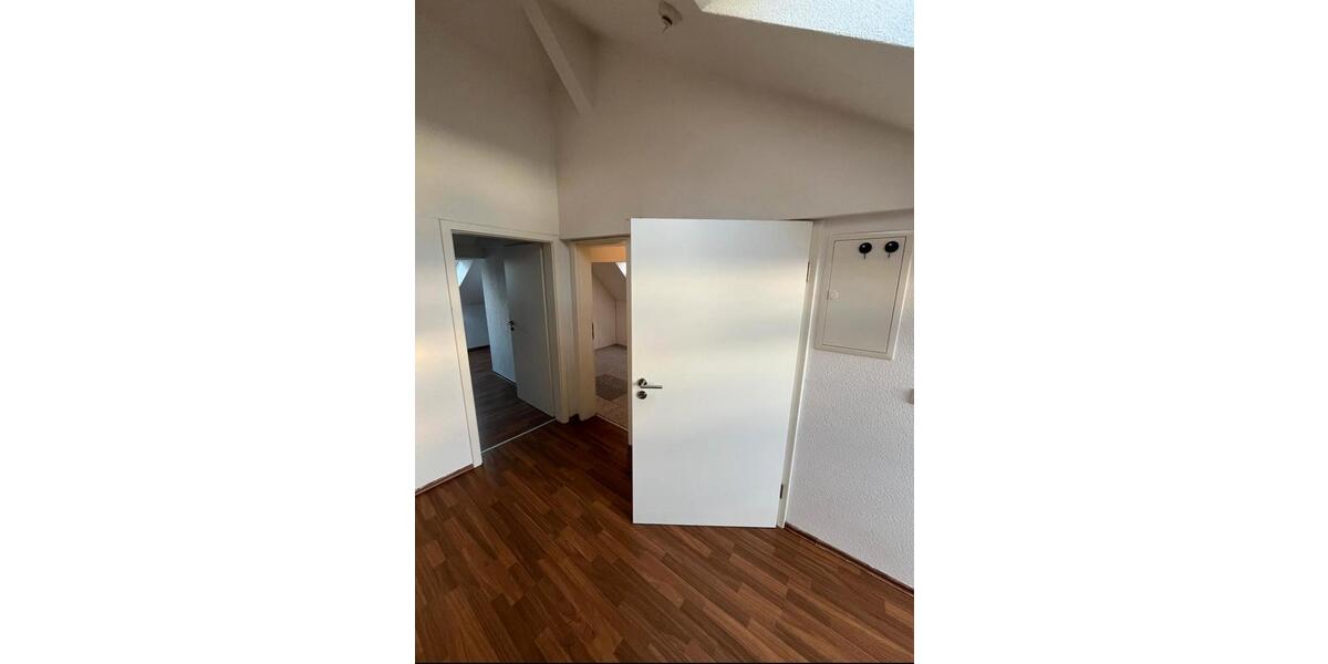 Dachgeschoßwohnung Heilbronn Kernstadt - 3 Zimmer, 80 m&sup2;, 1.000&euro; | Angebot:26633803