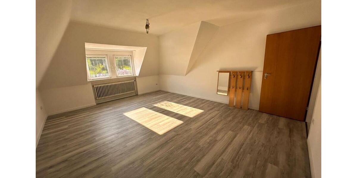 Dachgeschoßwohnung Twistringen - 3 Zimmer, 70 m&sup2;, 900&euro; | Angebot:25571500