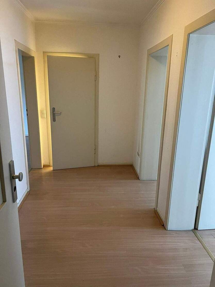 SCHÖN GESCHNITTENE DREIZIMMERWOHNUNG MIT EINBAUKÜCHE IM HERZEN VON NEUSS 3 zimmer