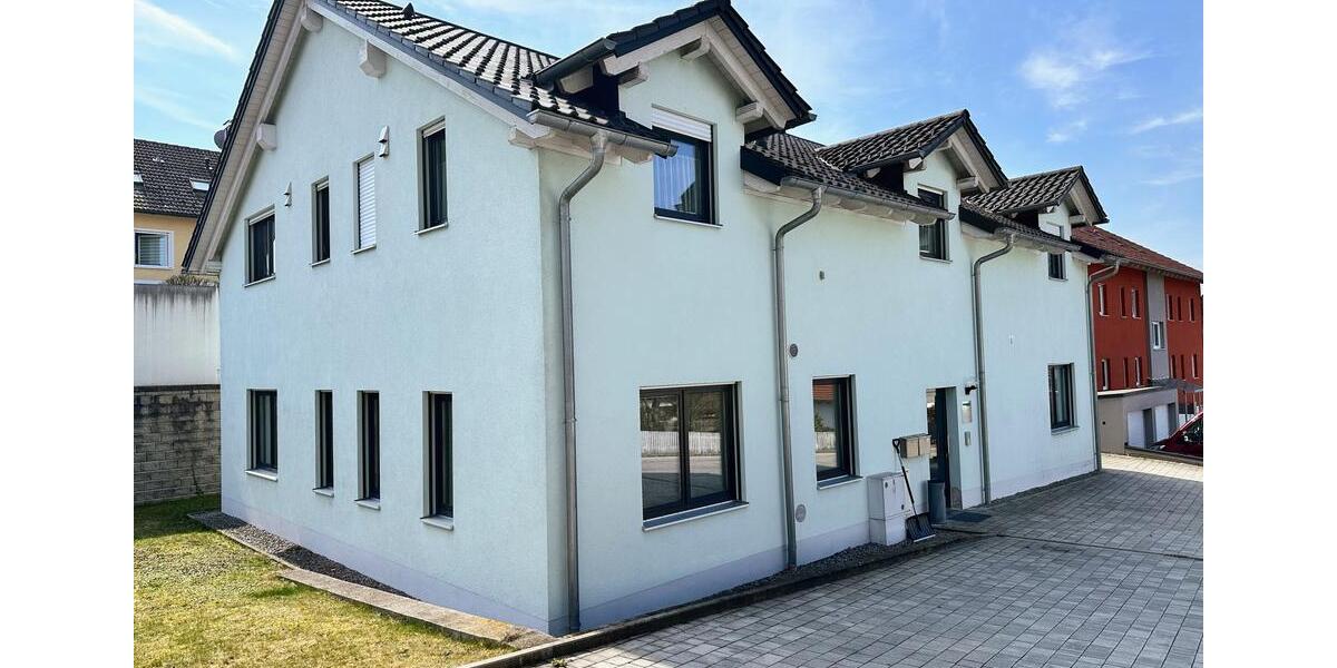 Etagenwohnung Büchlberg - 4 Zimmer, 115 m&sup2;, 990&euro; | Angebot:25948027