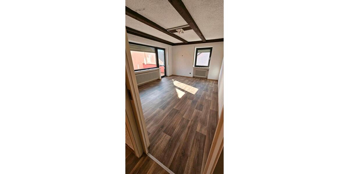 Einfamilienhaus Waldmünchen - 9 Zimmer, 300 m&sup2;, 1.500&euro; | Angebot:26594504