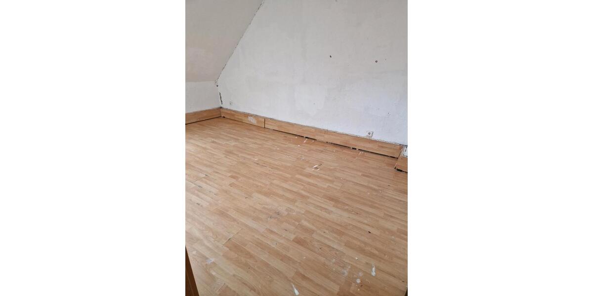 Dachgeschoßwohnung Helmstedt - 3 Zimmer, 70 m&sup2;, 430&euro; | Angebot:24383344