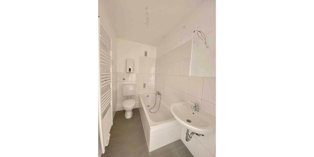 Großzügig geschnittene 2-Zi.-Wohnung mit Balkon! 2 zimmer