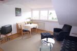 Ideal für Wochenendheimfahrer: Angenehme möblierte Singlewohnung für 3-12 Monate in Bad Krozingen-Biengen zimmer