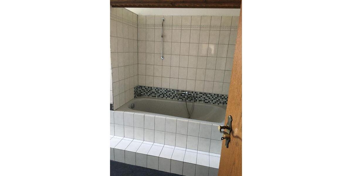 Dachgeschoßwohnung Saarbrücken West - 3 Zimmer, 85 m&sup2;, 590&euro; | Angebot:26365844
