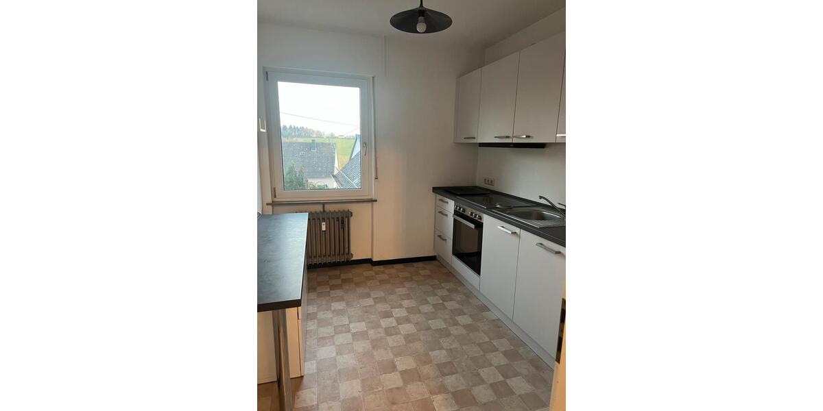 Etagenwohnung Gevenich - 5 Zimmer, 100 m&sup2;, 550&euro; | Angebot:26025390