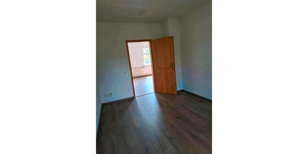 Etagenwohnung Döbeln - 3 Zimmer, 75 m&sup2;, 490&euro; | Angebot:26431478
