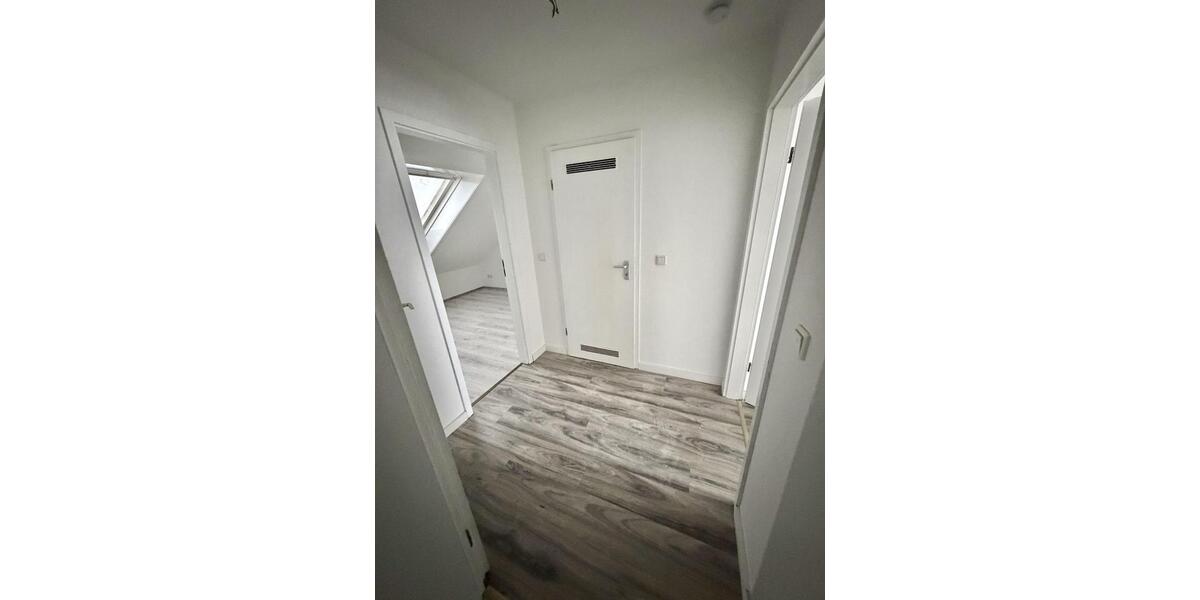 Dachgeschoßwohnung Wuppertal Unterbarmen - 5 Zimmer, 85 m&sup2;, 800&euro; | Angebot:25143081