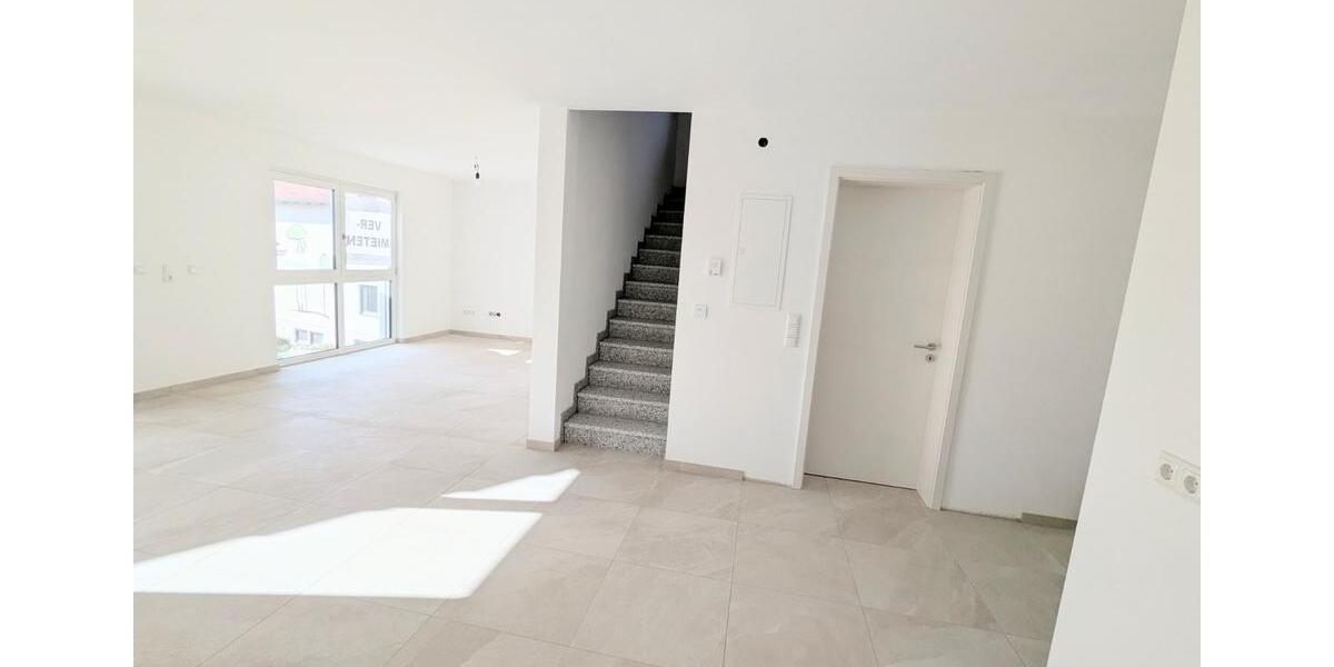 Etagenwohnung Pfarrkirchen - 3 Zimmer, 110 m&sup2;, 880&euro; | Angebot:24876208