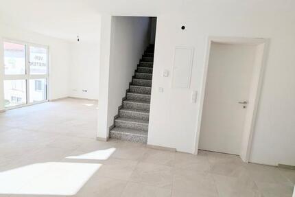 Wohnung Pfarrkirchen - 3 Zimmer, 110 m&sup2;, 880&euro; | Angebot:24876208