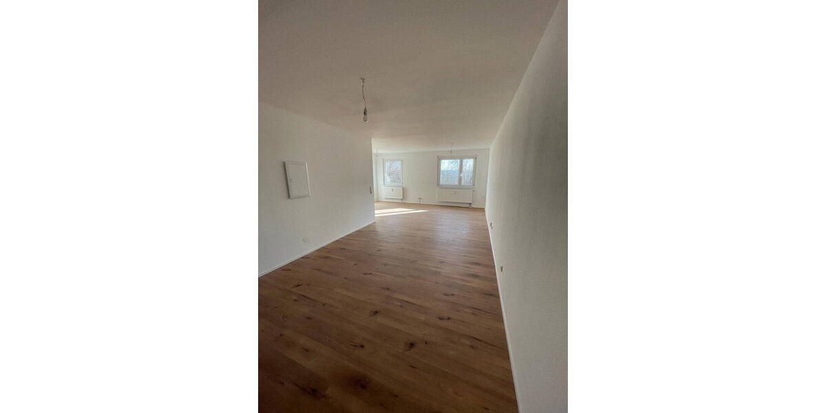 Etagenwohnung Apolda - 2 Zimmer, 75 m&sup2;, 550&euro; | Angebot:26113088