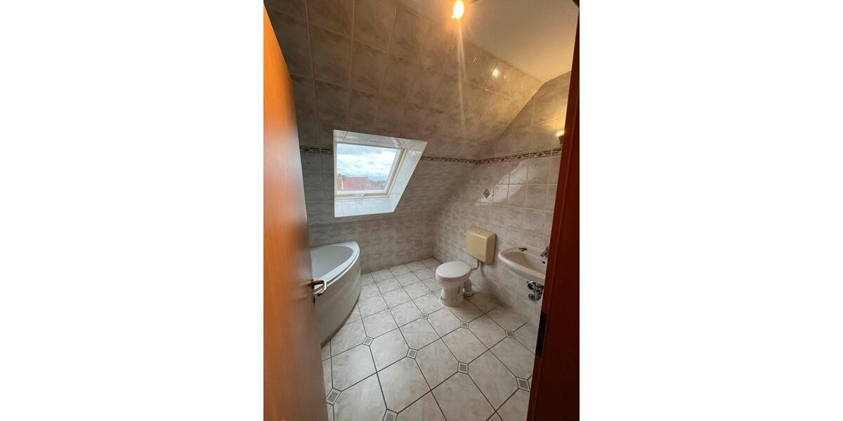 Dachgeschoßwohnung Duingen - 3 Zimmer, 73 m&sup2;, 650&euro; | Angebot:24583074