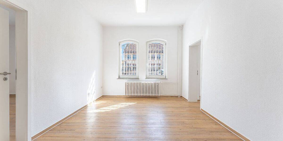 Gewerbeobjekt Kassel Unterneustadt - 4 Zimmer, 92 m&sup2;, 2.380&euro; | Angebot:26345347