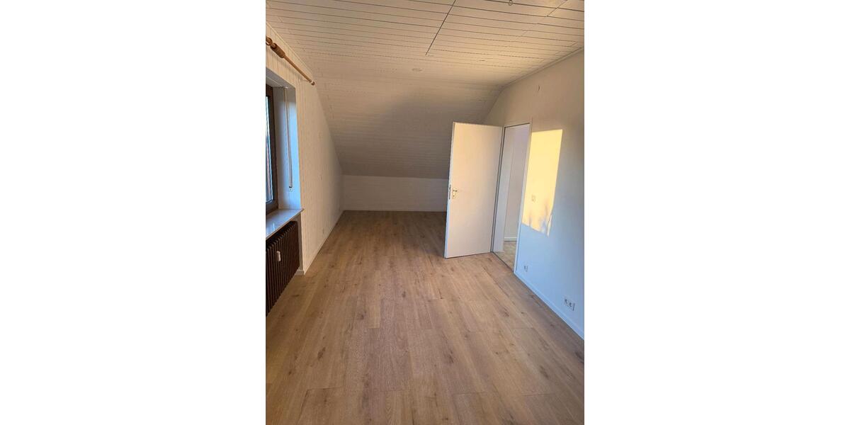 Dachgeschoßwohnung Bad Kissingen - 3 Zimmer, 75 m&sup2;, 900&euro; | Angebot:26327155