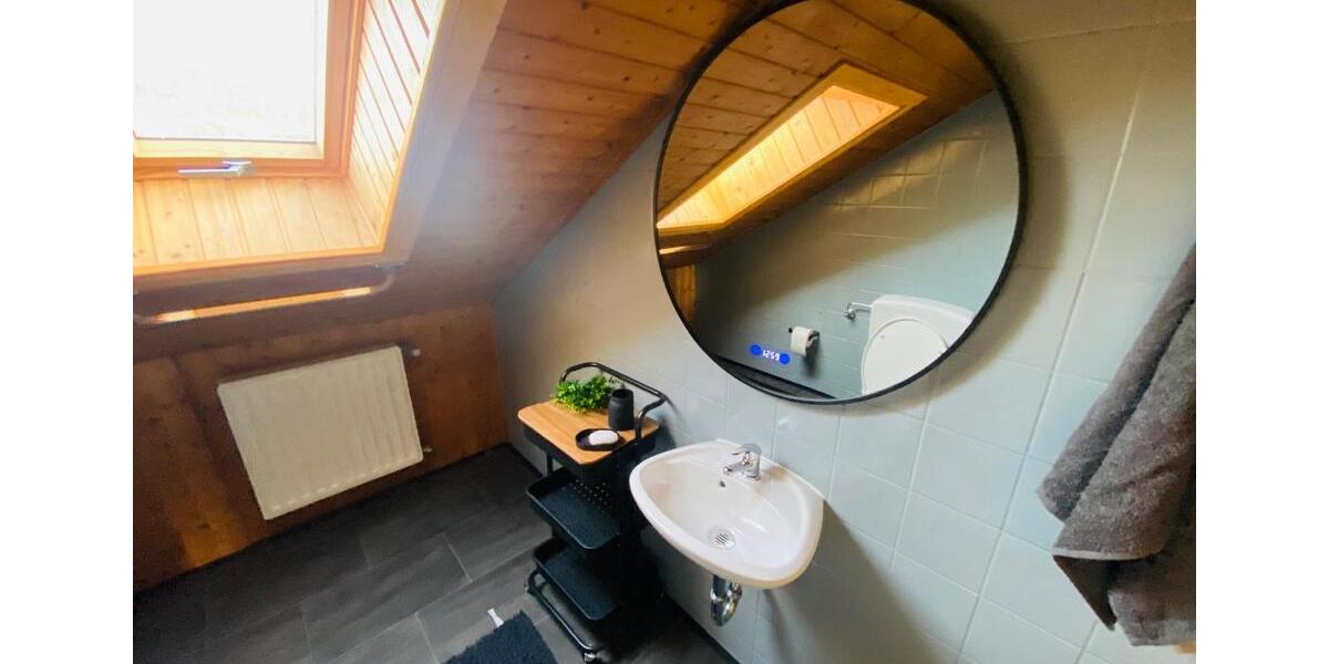 Wohnen auf Zeit Neukirchen - 8 Zimmer, 160 m&sup2;, 18&euro; | Angebot:26252083
