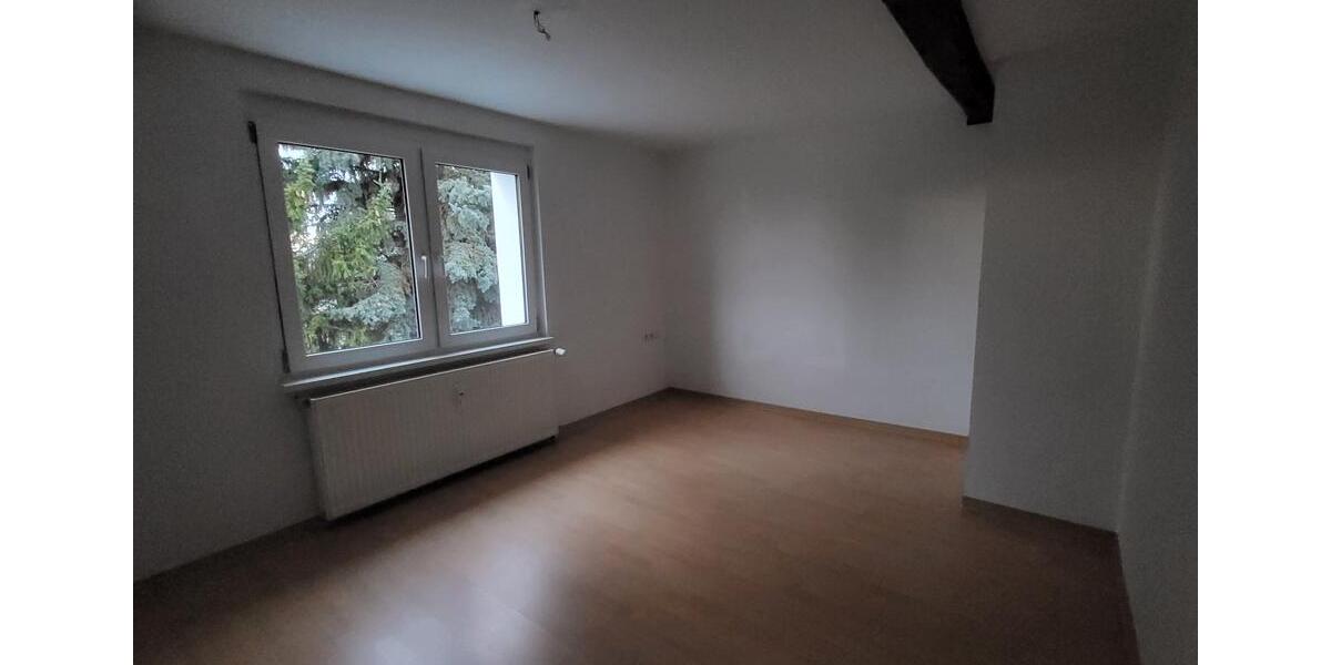 Dachgeschoßwohnung Hecklingen - 4 Zimmer, 80 m&sup2;, 500&euro; | Angebot:24817183