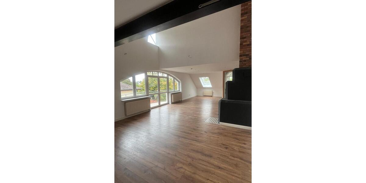 Großzügige Dachgeschosswohnung mit Balkon in Künzell 4 zimmer