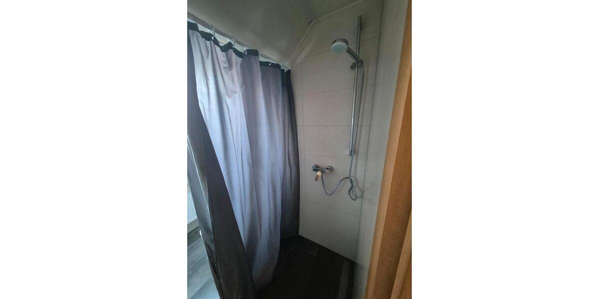 2 Zi-DG Wohnung + Garage + Balkon 2 zimmer