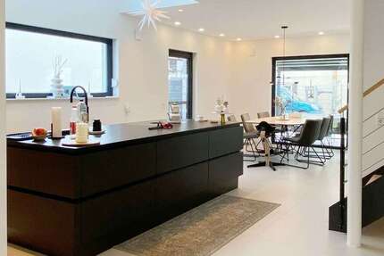 Haus Backnang - 5.5 Zimmer, 168 m&sup2;, 2.490&euro; | Angebot:25201538