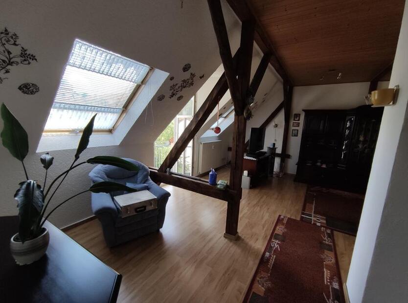 L34W4 - Tolle 3-Zimmer - DG-Wohnung in Vierfamilienhaus, Balkon, Gartennutzung zimmer