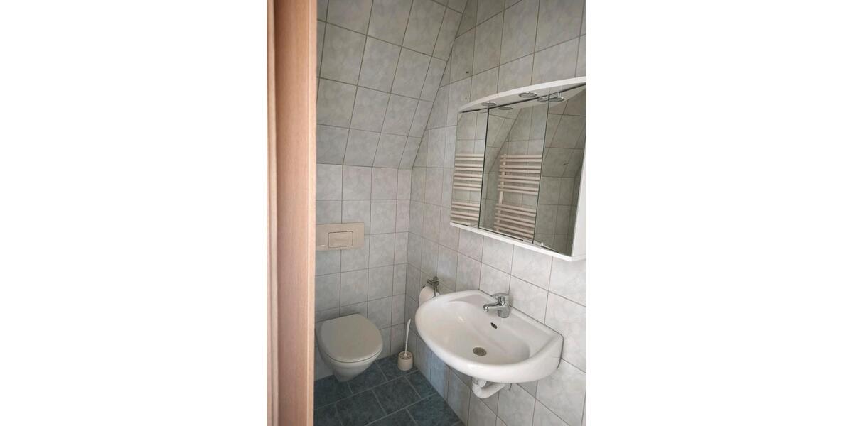 Dachgeschoßwohnung Hohndorf - 2 Zimmer, 43 m&sup2;, 280&euro; | Angebot:26297243