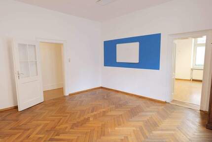 Großzügige Bürofläche in Aschaffenburgs Innenstadt - hell, stilvoll & sofort verfügbar 4 zimmer