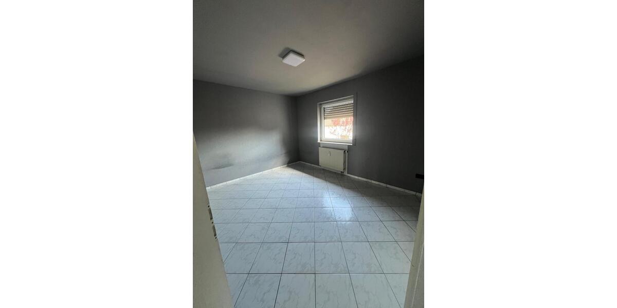 Etagenwohnung Friedberg (Hessen) - 4 Zimmer, 120 m&sup2;, 1.250&euro; | Angebot:26550222