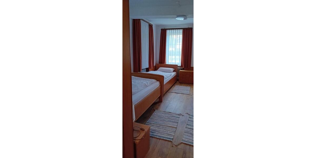 Wohnen auf Zeit Kusel - 6 Zimmer, 160 m&sup2;, 20&euro; | Angebot:26573347