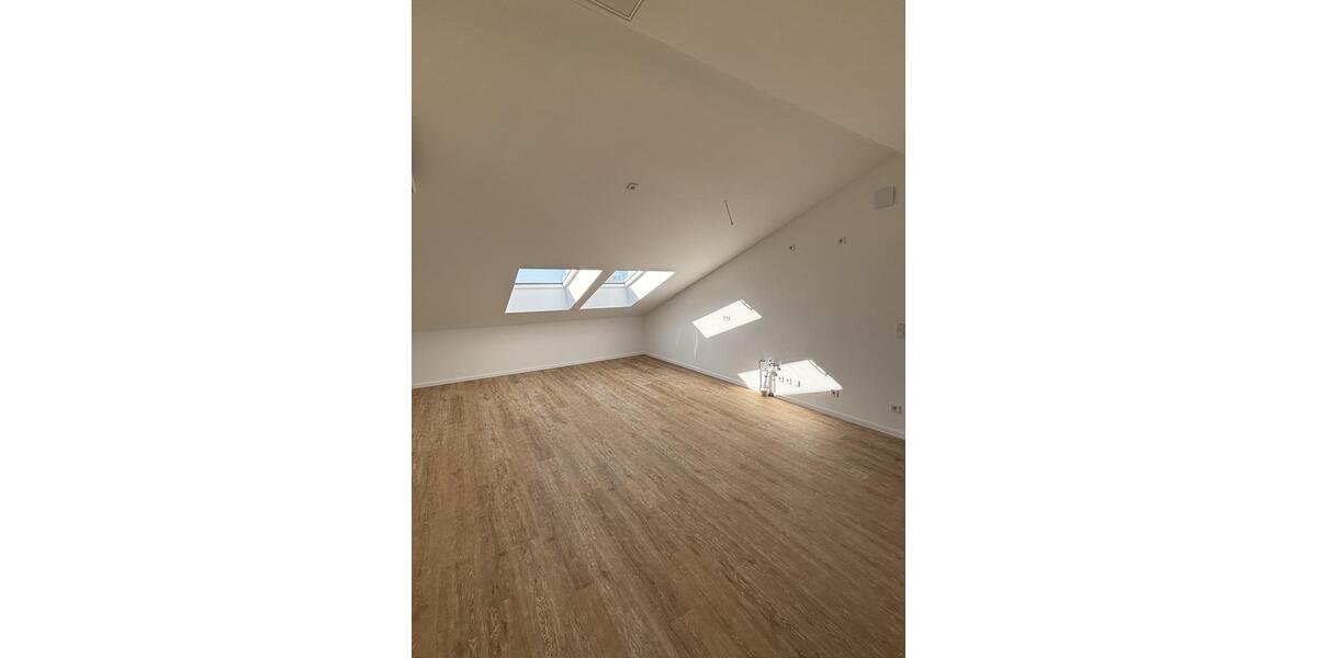 Dachgeschoßwohnung Barleben - 4 Zimmer, 111 m&sup2;, 1.557&euro; | Angebot:24866476