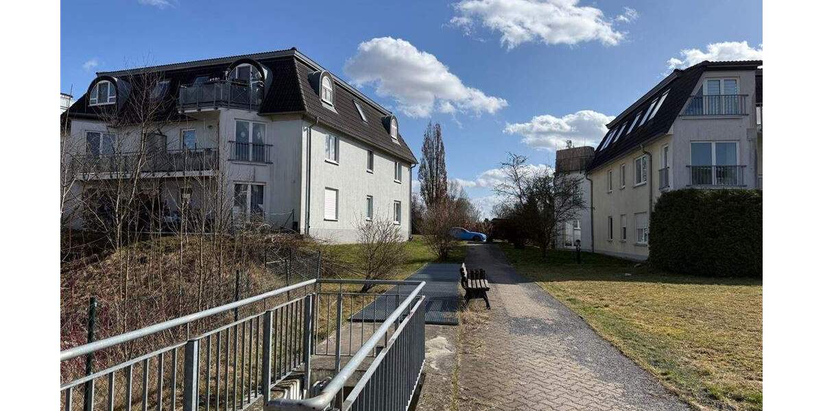 Etagenwohnung Blumberg Blumberg - 2 Zimmer, 65 m&sup2;, 860&euro; | Angebot:25796273