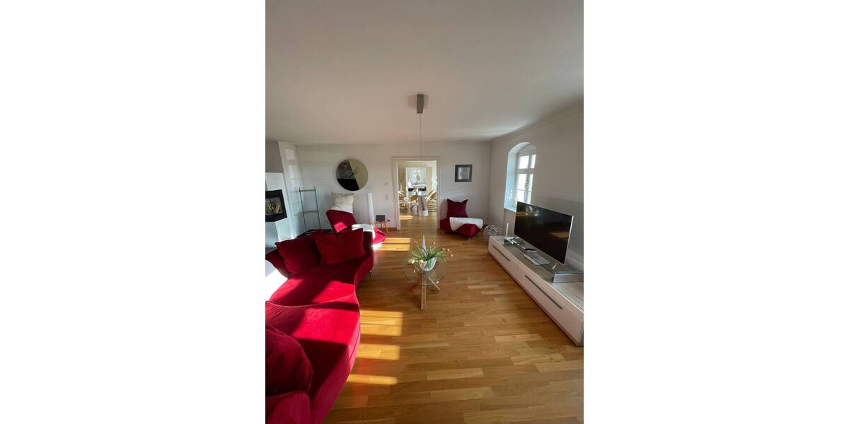 Etagenwohnung Radebeul Oberlößnitz - 3 Zimmer, 151 m&sup2;, 1.850&euro; | Angebot:25668402