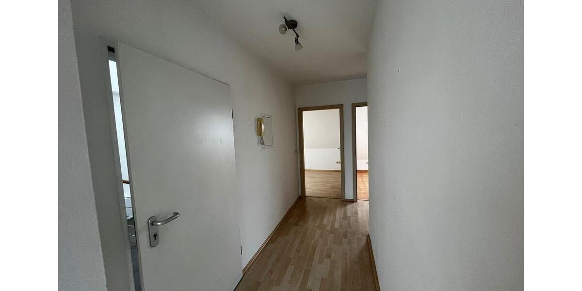 Dachgeschoßwohnung Bitterfeld-Wolfen Wolfen - 2 Zimmer, 87 m&sup2;, 653&euro; | Angebot:17645335