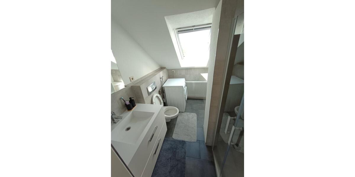 Dachgeschoßwohnung Trossingen - 1 Zimmer, 62 m&sup2;, 400&euro; | Angebot:26580139