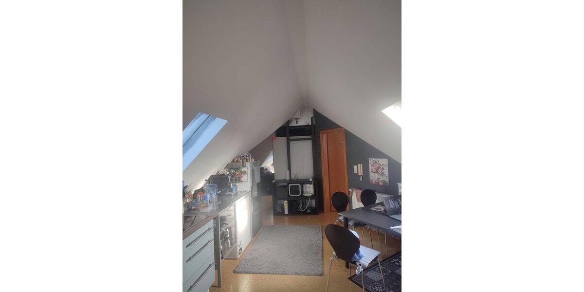 Dachgeschosswohnung zu vermieten - 65 qm in Hollage 1 zimmer