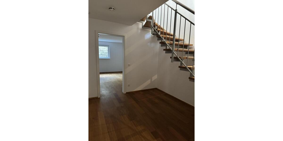 Doppelhaushälfte Hirschberg an der Bergstraße - 5.5 Zimmer, 189 m&sup2;, 2.750&euro; | Angebot:25908450