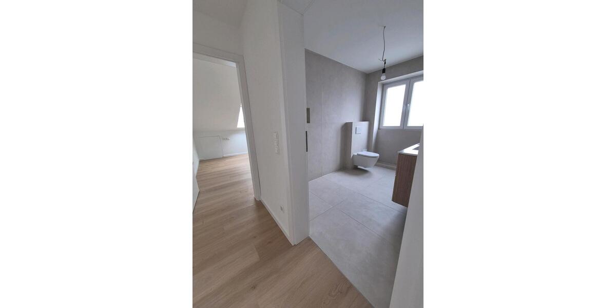 Dachgeschoßwohnung Hochdorf - 3.5 Zimmer, 101 m&sup2;, 1.300&euro; | Angebot:24857820