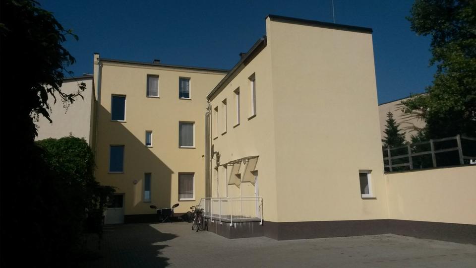 Dachgeschoßwohnung Bitterfeld-Wolfen Bitterfeld - 2 Zimmer, 42 m&sup2;, 300&euro; | Angebot:24425663
