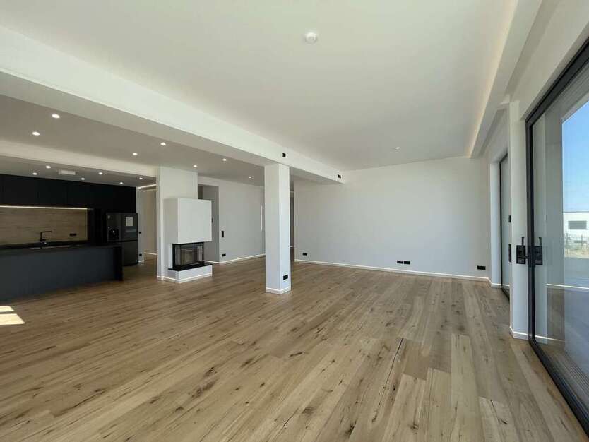 Luxus pur- Hochwertige Wohnung mit Pool, Aufzug und Einbauküche direkt am Zwenkauer See!